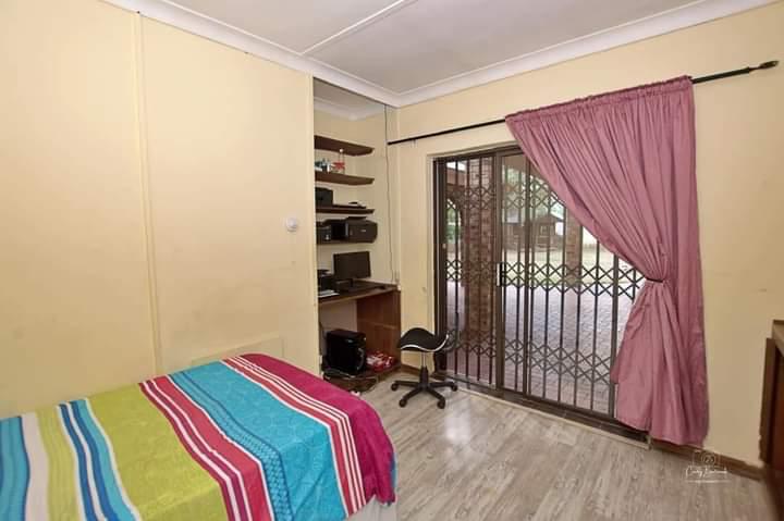 4 Bedroom Property for Sale in Jim Fouchepark Free State